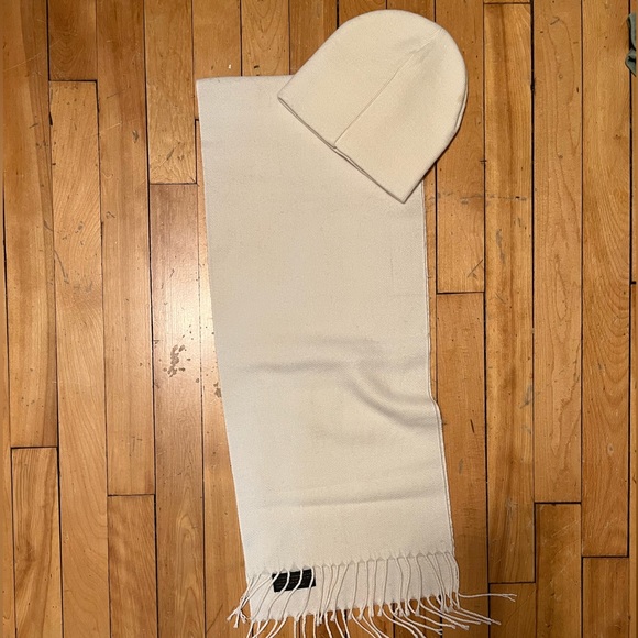 Beanie and scarf 🧣 no brand - Picture 1 of 1